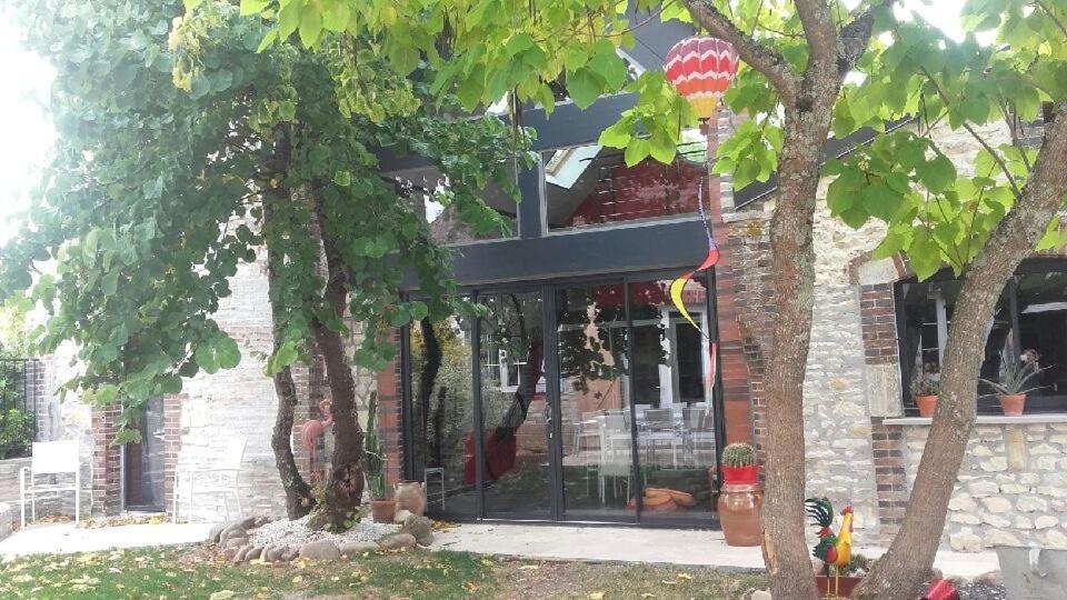 Le Rouge & Blanc Bed & Breakfast Saint-Maurice-le-Vieil Exterior photo